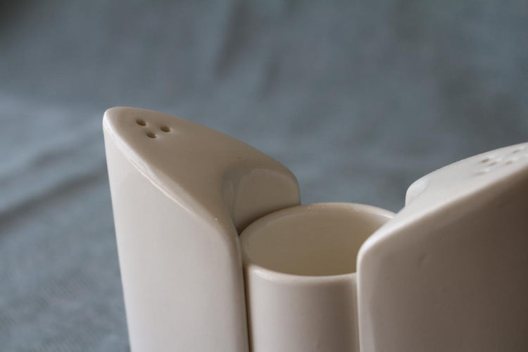 Pepper shaker