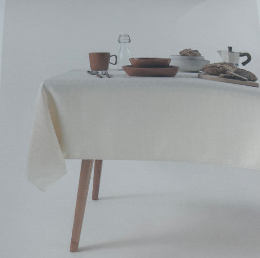 Easy-care table cloth