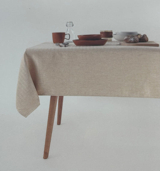 Easy-care tablecloth