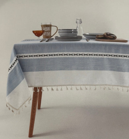 Easy-care tablecloth