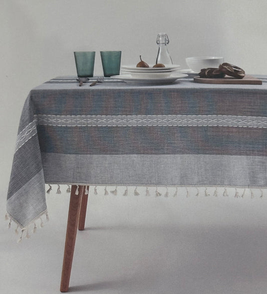 Easy-care tablecloth