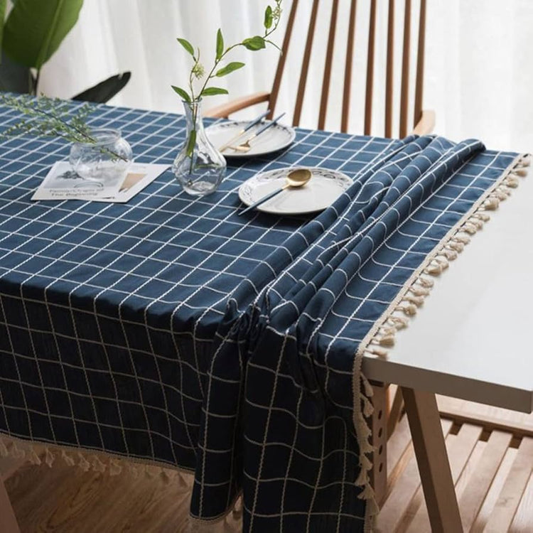 Easy- care tablecloth