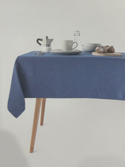 Easy-care tablecloth