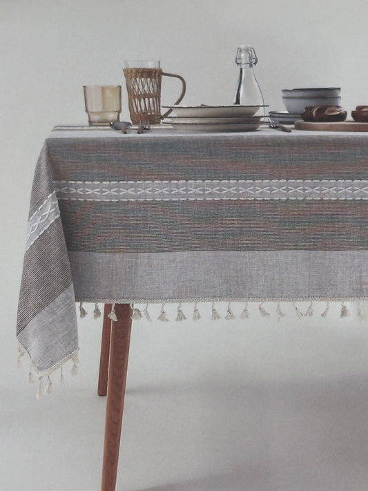 Easy-care tablecloth