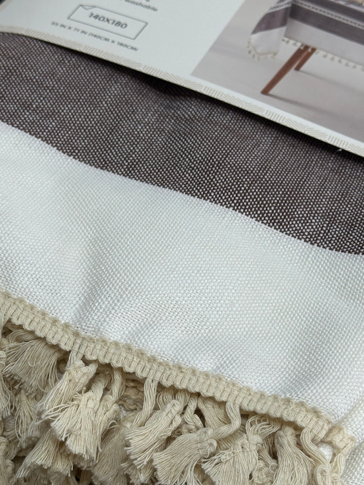 Easy-care tablecloth