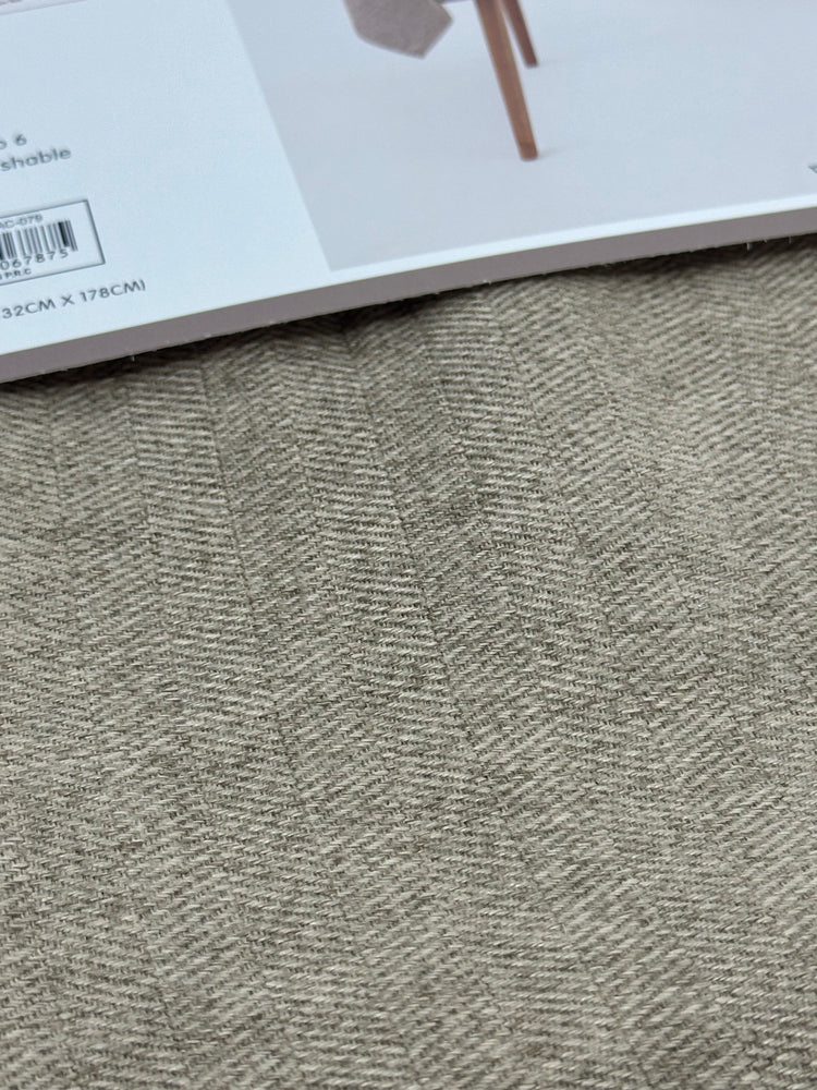 Easy-care tablecloth