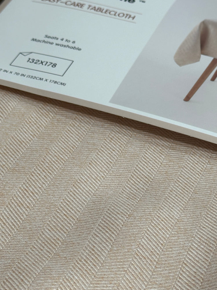 Easy-care tablecloth