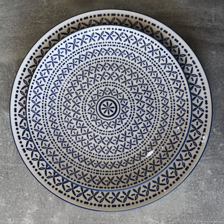 WHITE & BLUE FLOWERED 8.5" FLAT PLATE