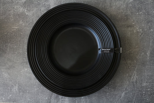ROUND BLACK FLAT PLATE 8.5"
