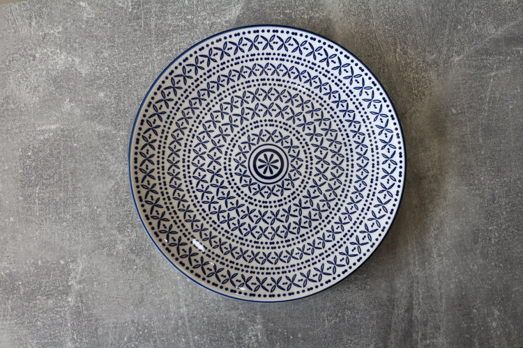 WHITE & BLUE FLOWERED 8.5" FLAT PLATE