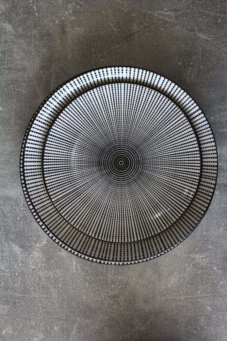 ROUND CERAMIC BLACK& WHITE SIDE PLATE 8.5''