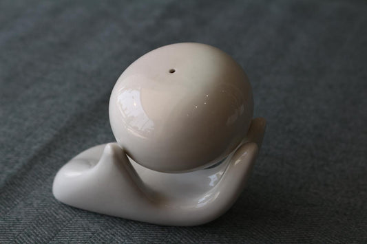 Salt & pepper shaker set