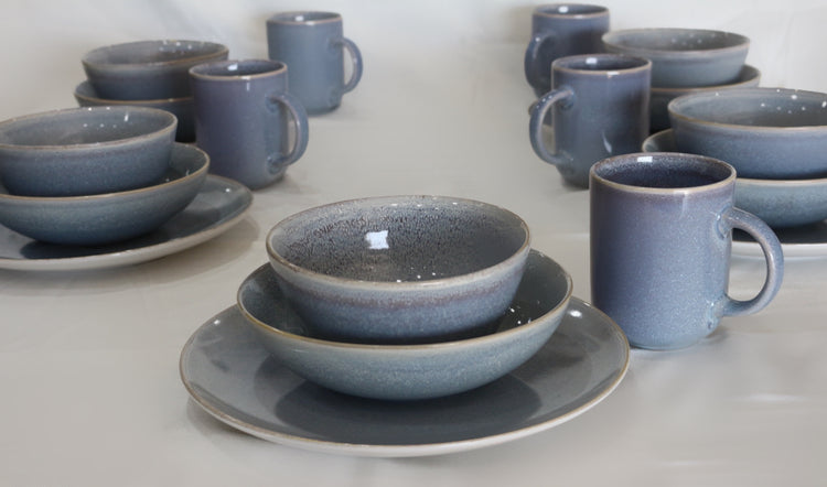 24 Pieces Dinnerware Set