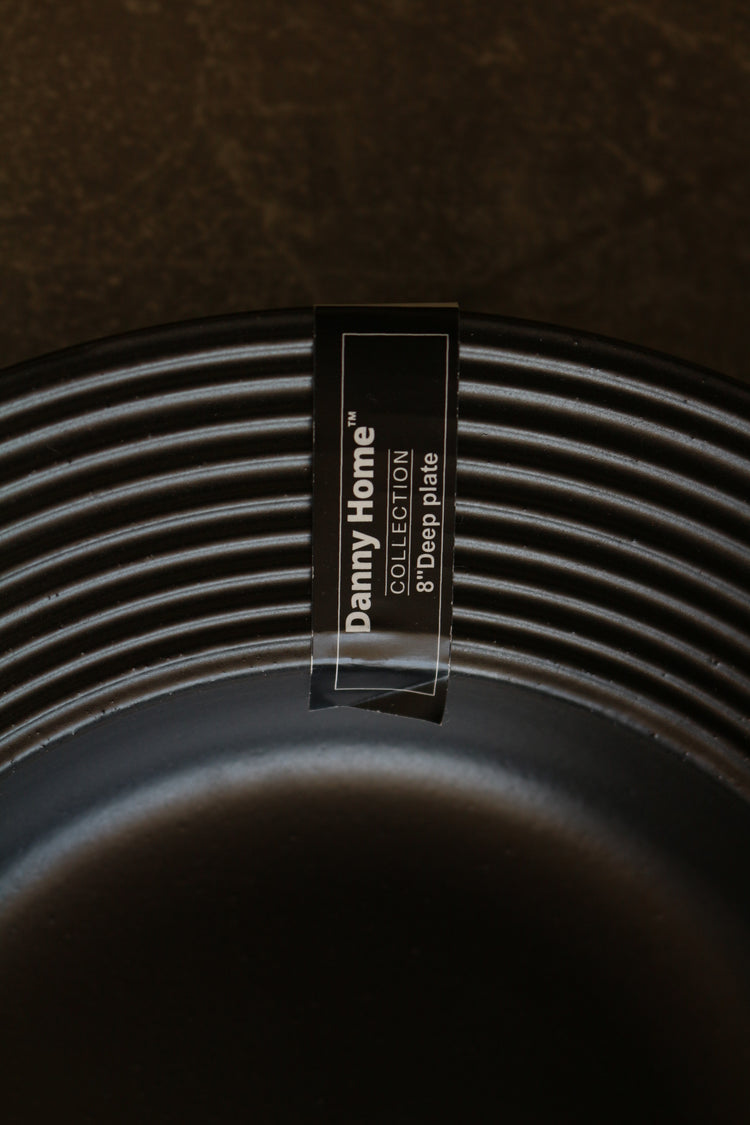 BLACK ROUND DEEP PLATE 8"
